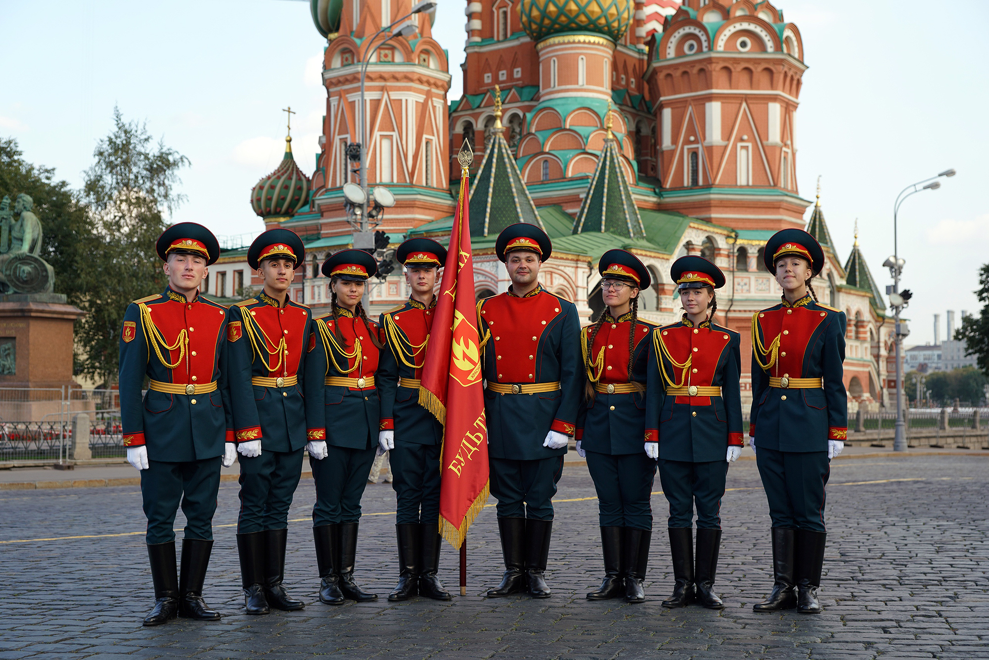 Рота почётного караула в Москве красная площадь